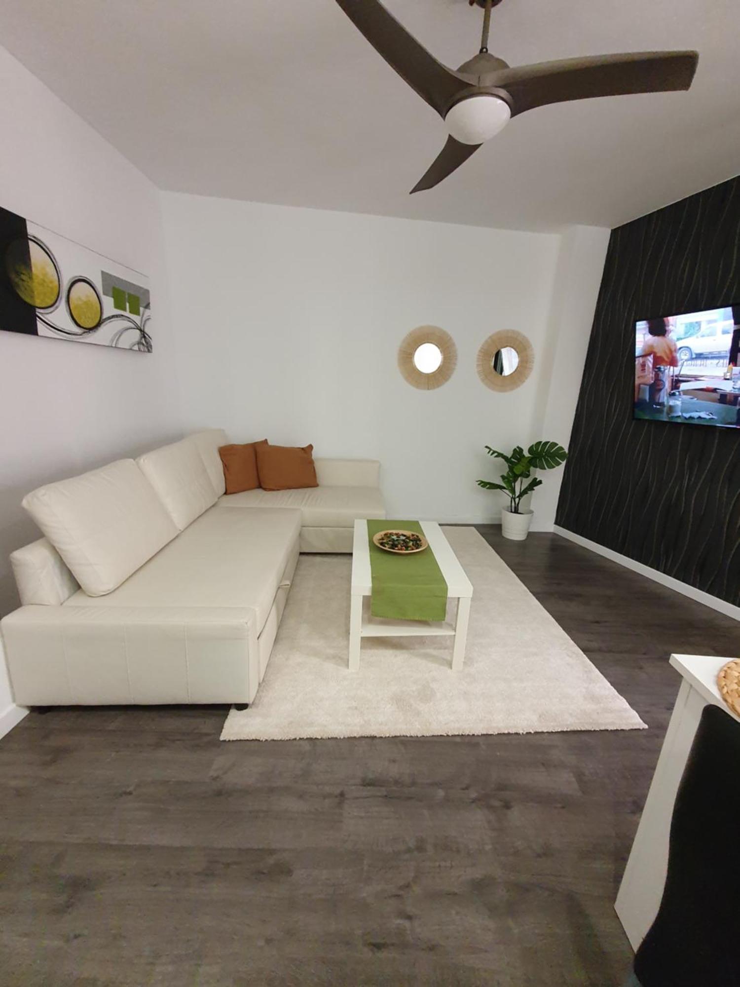 Tribuna Deluxe مالقة المظهر الخارجي الصورة